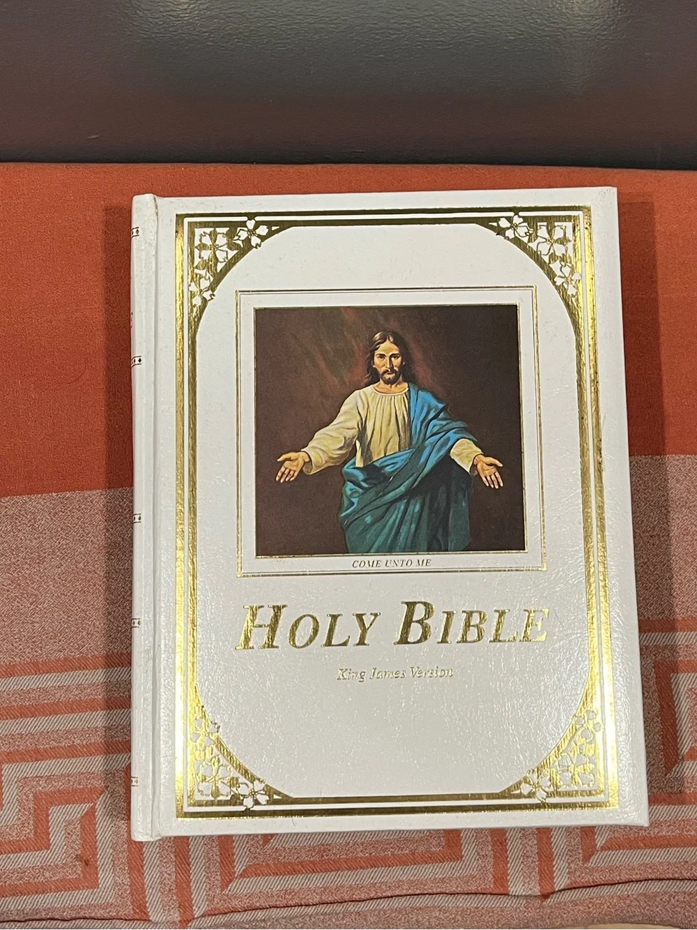 “Come Unto Me” Edition Holy Bible (KJV) - Picture 1 of 15